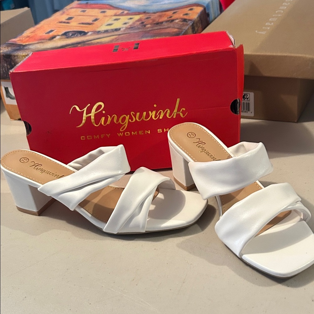 Ladies size 7 1/2  hingswink  soft, slight heel shoe, White Women's Sandals